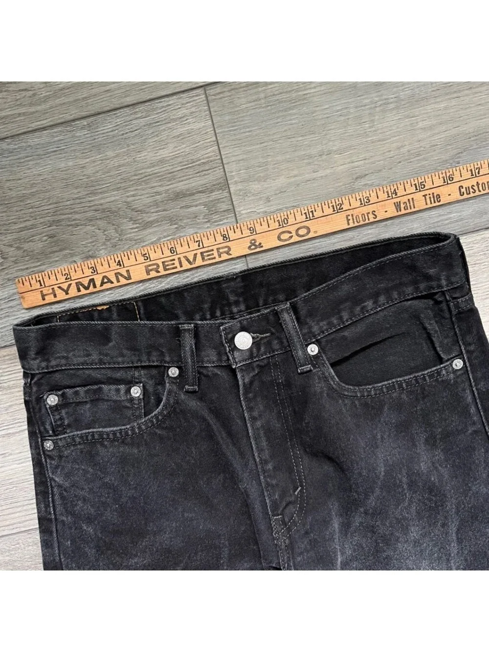 Vintage Levi's Men's 31x32 505 Straight Fit Jeans Black Wash Faded Denim Y2K